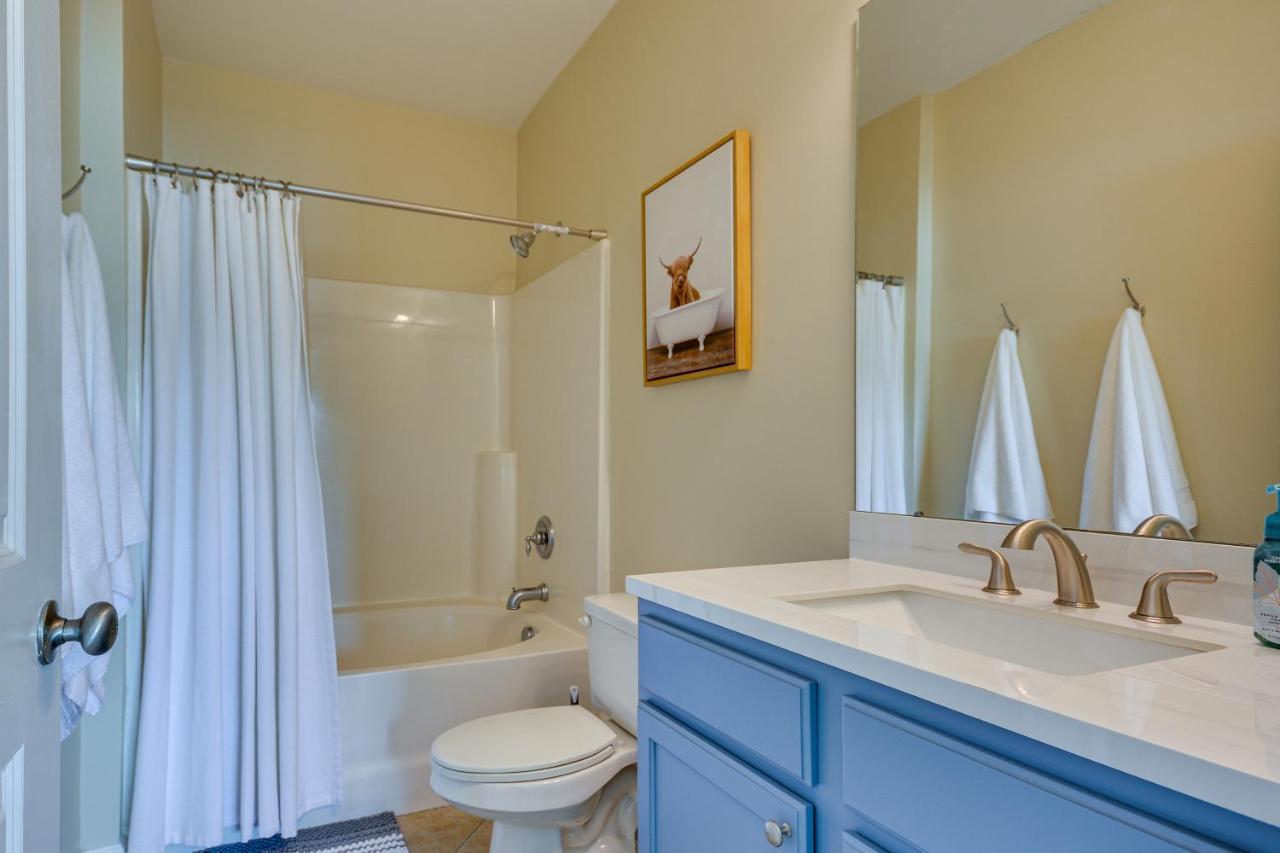 Greensboro Condo Rental Near Hospital And Trails! Exterior photo